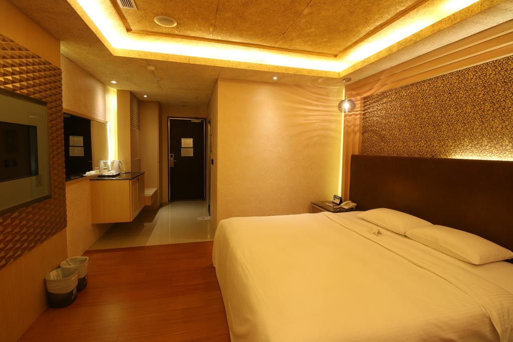 R7 Hotel เกาสง ภายนอก รูปภาพ