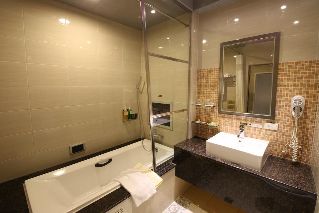 R7 Hotel เกาสง ภายนอก รูปภาพ