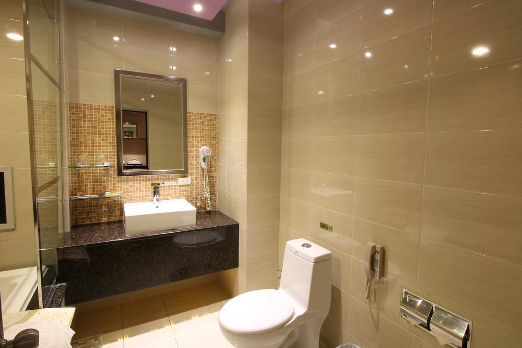 R7 Hotel เกาสง ภายนอก รูปภาพ