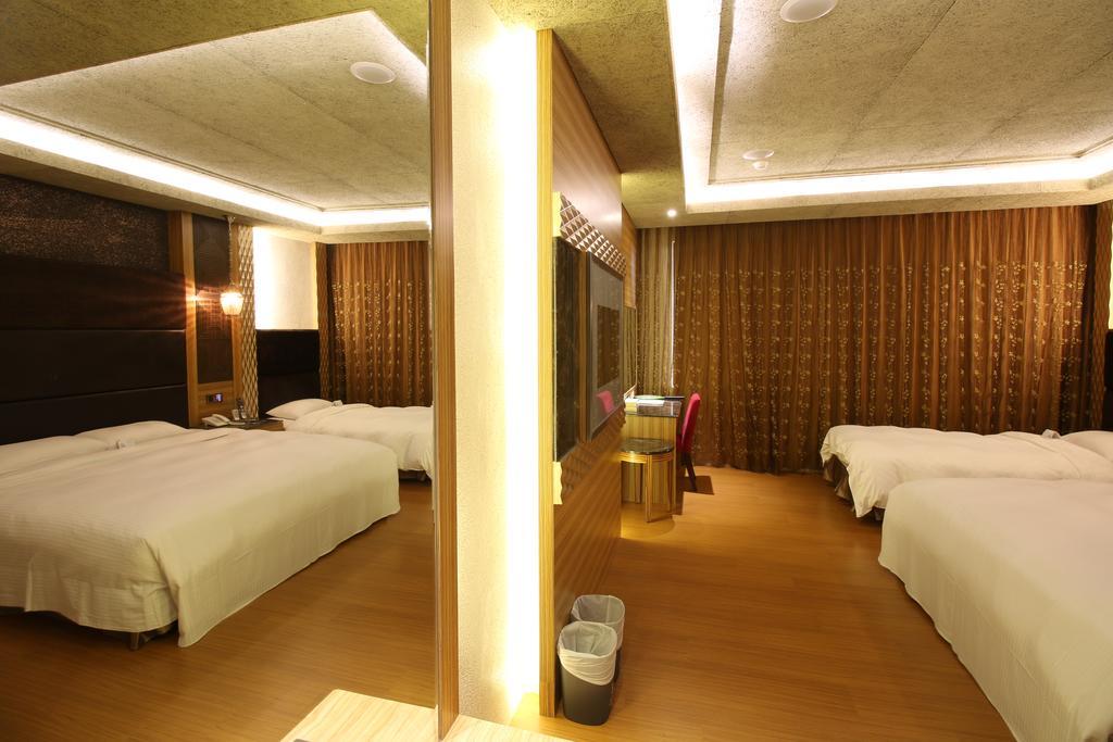 R7 Hotel เกาสง ภายนอก รูปภาพ