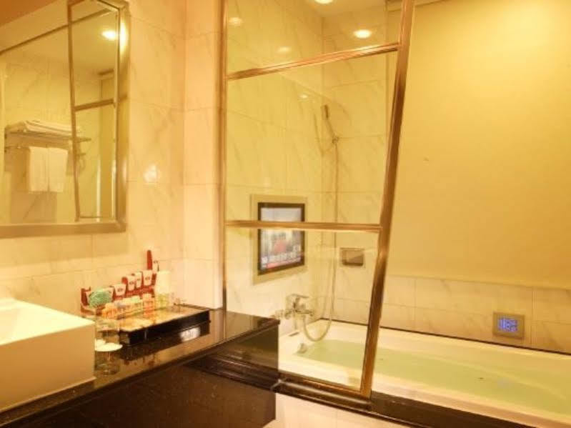 R7 Hotel เกาสง ภายนอก รูปภาพ