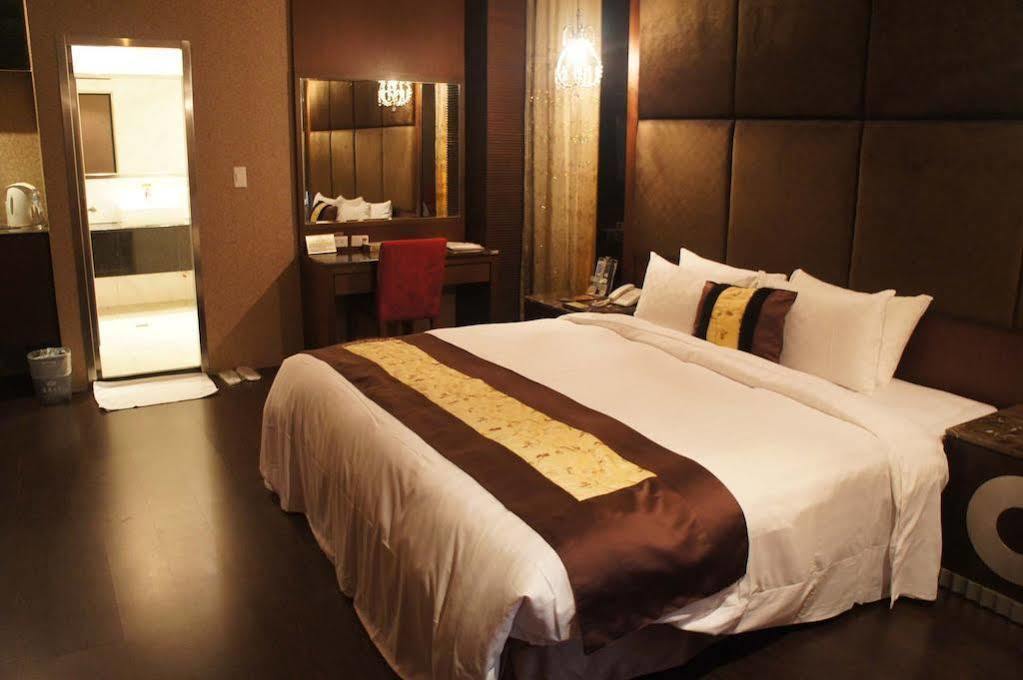 R7 Hotel เกาสง ภายนอก รูปภาพ