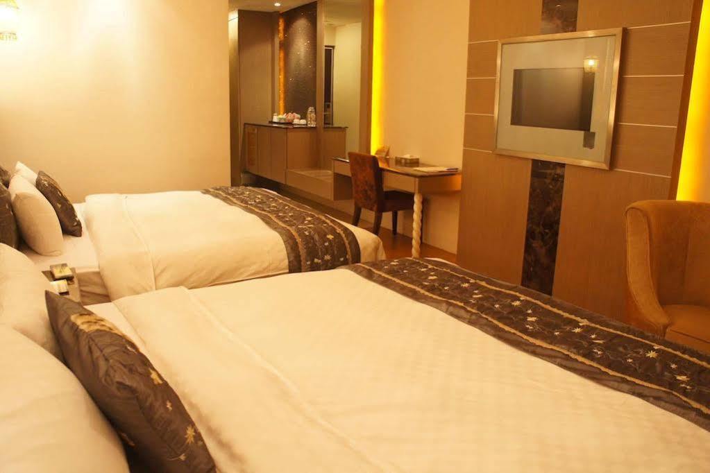 R7 Hotel เกาสง ภายนอก รูปภาพ