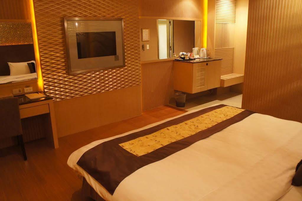 R7 Hotel เกาสง ภายนอก รูปภาพ