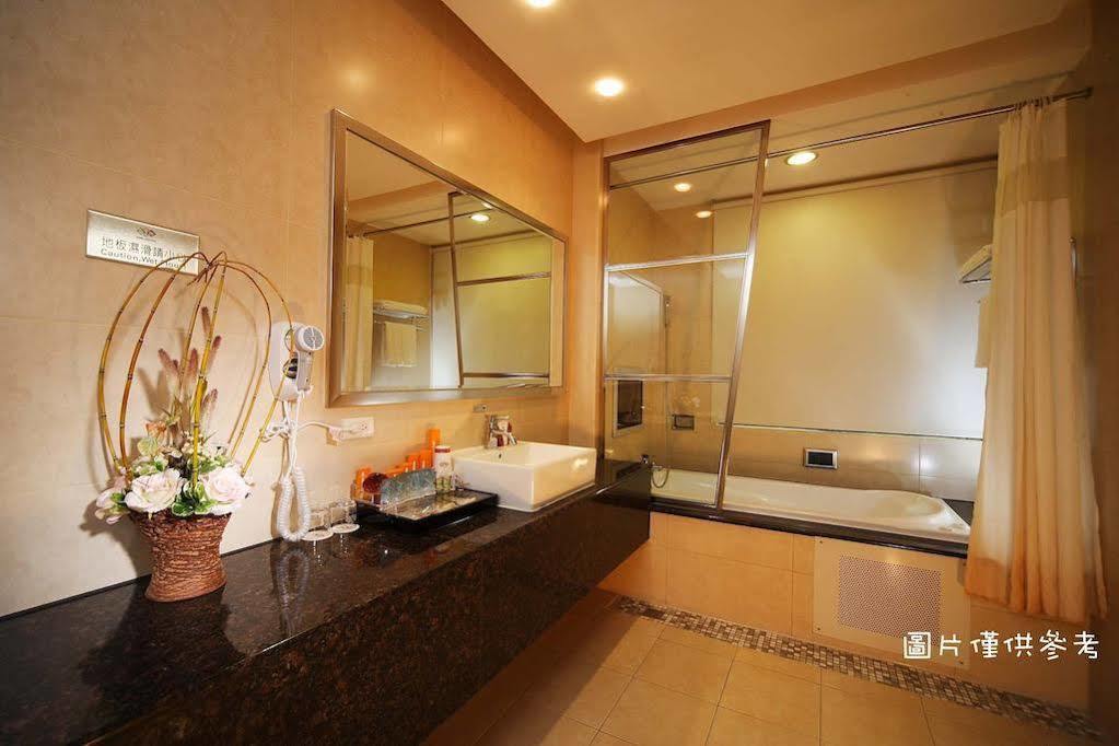 R7 Hotel เกาสง ภายนอก รูปภาพ